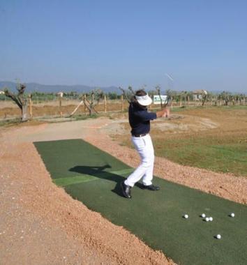 Si fa pratica nel nuovo campo di golf di Bibbona 