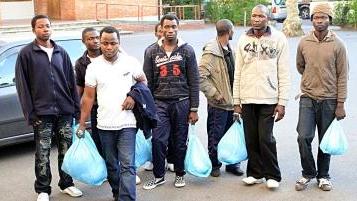 Il primo gruppo di profughi arrivato a maggio a Montecatini