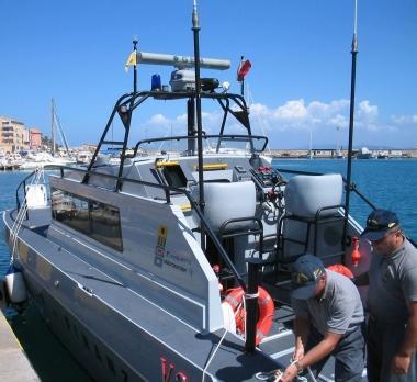 Uno dei mezzi navali della Guardia di Finanza   
