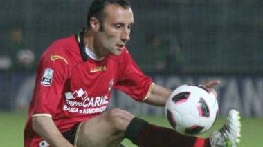 Si riparte da Dio-gol: 5 reti del Livorno, brilla anche Barone