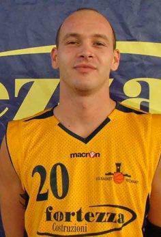 Davide Parenti, play 28 anni   