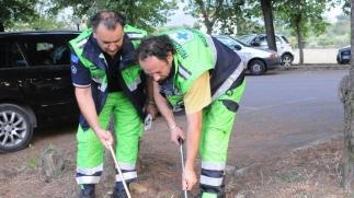 Le ricerche del serpente da parte delle guardie della Anpana nella zona di Vicopelago