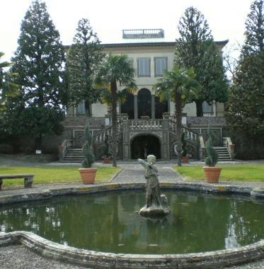 La storica Villa Lazzareschi a Camigliano 