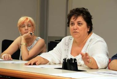 Lavvocato Marica Bruni e Luana Del Bino dellufficio vertenze 