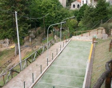 Il nuovo bocciodromo che verrà inaugurato oggi nei giardini di Piteglio