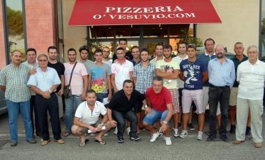 Foto di gruppo della squadra del Perignano che militer&agrave; in 2&ordf; categoria 