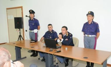 La conferenza stampa nella questura di Lucca per loperazione che ha sgominato la gang dei furti 