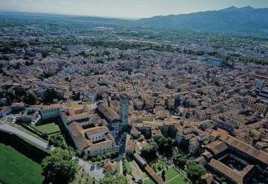 Una veduta della citt&agrave; dallalto  