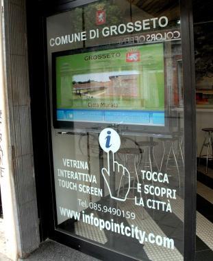 <strong>VIDEO HARD </strong>Proiettato sul maxischermo in corso Carducci