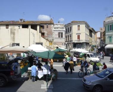 «Il mercatino torni in piazza del Sale»