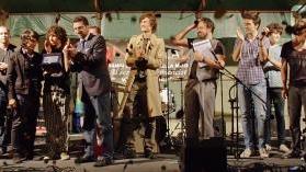 La premiazione di una delle band che ha partecipato al concorso