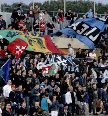<b>TIFOSI</b> La Curva Nord dellArena   