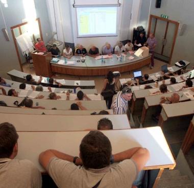 Lassemblea nella sala Montecitorio del Palazzo del Portuale    