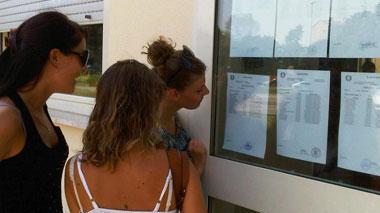 Dodici i supermaturi con lode