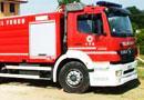 Incendio distrugge decine di presse di carta da macero