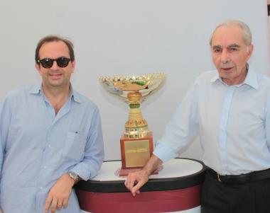 <b>CIRCOLO TENNIS</b> Aurelio Regina e Giuliano Amato con il trofeo  