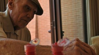 Montelupo abbraccia il maestro Dino ceramista da 84 anni
