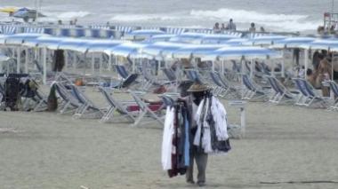 Paura a Marina di Vecchiano per un bimbo che si perde in spiaggia
