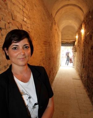 Lassessore Caponi nel vicolo 