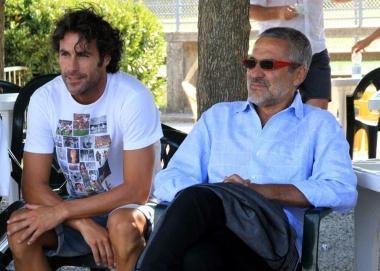Fabio Galante insieme al dg azzurro Vitale al centro sportivo Brizzi 