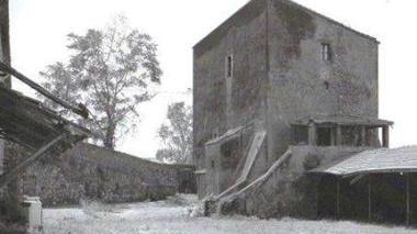 <b>TRICOSTO</b> Una vecchia immagine della torre