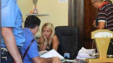 Legata e rapinata, choc in corso Amedeo