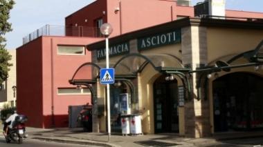 Rubava medicinali nelle farmacie: arrestato corriere
