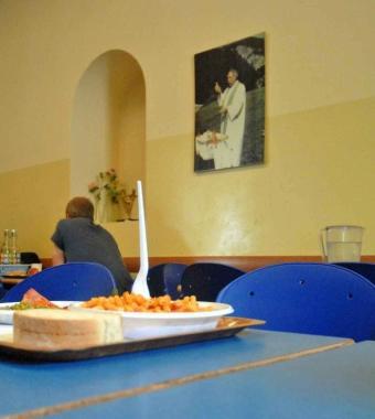 Al centro Il Tempio funziona anche una mensa   