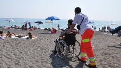 A San Rossore una spiaggia friendly per disabili