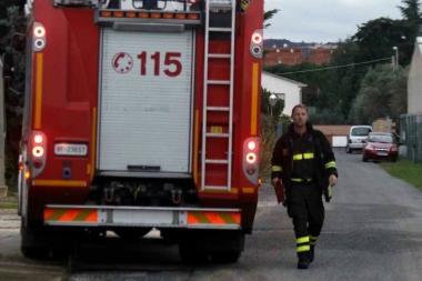 Un mezzo dei vigili del fuoco in azione 