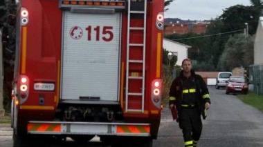 Un mezzo dei vigili del fuoco in azione