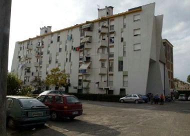 <b>LE CASE.</b> Un palazzo popolare nella zona dei Poggi   