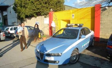 La polizia davanti allasilo Cip Ciop     