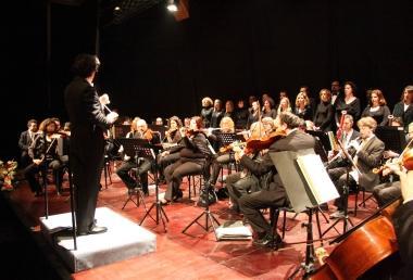 Lorchestra del Festival pucciniano diretta da Alberto Veronesi 