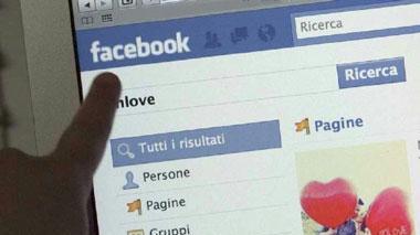 «Il Comune tenga d'occhio anche Facebook»