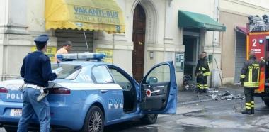 Vigili del fuoco e polizia all’agenzia di viale Carducci