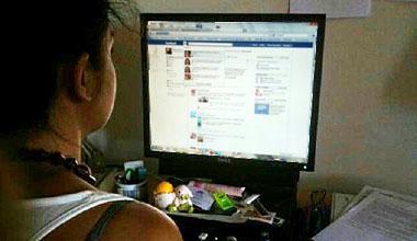 Crociata anti-Facebook a palazzo civico