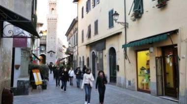 Protestano i residenti: annullata la gara di bici nel centro storico