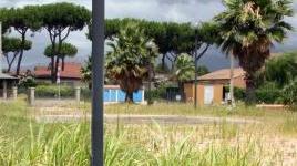 La protesta: piazza di Bicchio da mesi nel degrado più totale