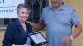 Pietro Stabile premiato da Lorenza Giannini Perrone