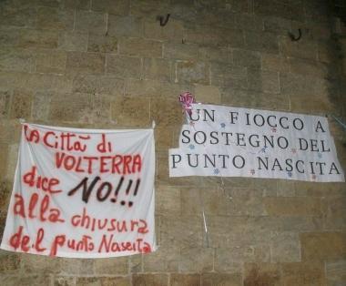 <b>LA PROTESTA </b>Una delle ultime manifestazioni contro la chiusura del punto nascita  