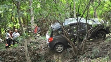 Muore dopo un volo nella scarpata sulla Pistoia-Riola