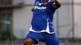 Qui sopra Tavano al dribbling, in alto l’undici schierato a Fucecchio dal 1’