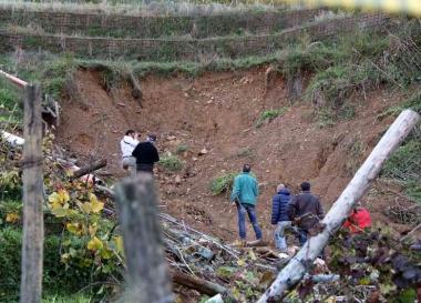 <b>FRANA</b> <b>KILLER.</b> La collina di Mirteto dopo la tragedia In basso: il sostituto Federico Manotti 