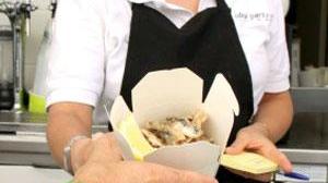 Fritto e primi piatti da portare sul mare: impazza il take away