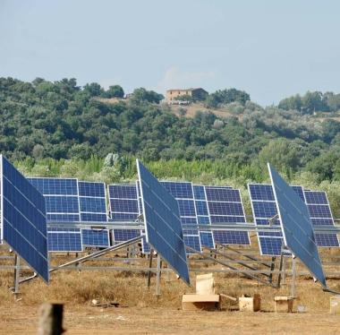 Limpianto fotovoltaico in costruzione a Suvereto   