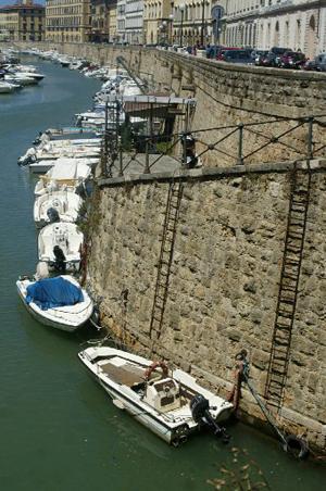 Troppe barche abusive nei fossi, circoli nautici all'attacco