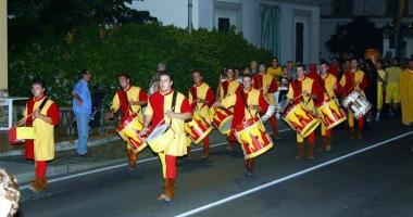 La gara sar&agrave; preceduta dal corteo dei tamburini fino al campo di gioco 