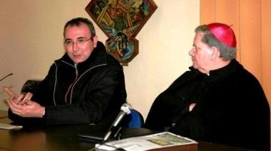 A sinistra don Ricciarelli