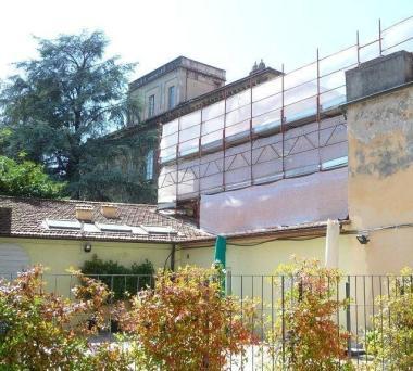 I cantieri del nuovo asilo, nelle ex scuderie vescovili, in via Puccini 